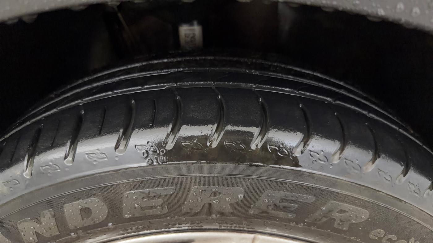 2024 Volkswagen TAIGUN HIGHLINE 1.0 TSI AT, Petrol, Automatic, 35,344 km, Right Front Tyre Tread