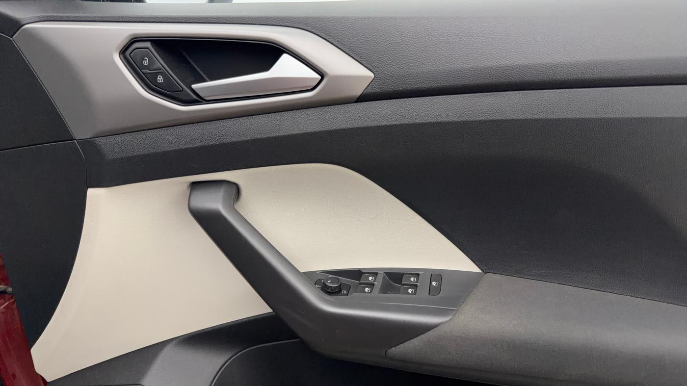 2024 Volkswagen TAIGUN HIGHLINE 1.0 TSI AT, Petrol, Automatic, 35,344 km, Driver Side Door Panels Control