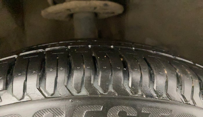 2022 Maruti Dzire VXI AMT, Petrol, Automatic, 17,910 km, Right Front Tyre Tread