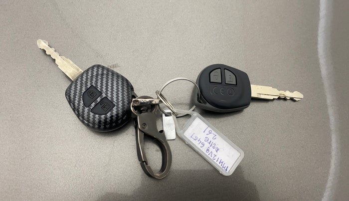 2022 Maruti Dzire VXI AMT, Petrol, Automatic, 17,910 km, Key Close Up