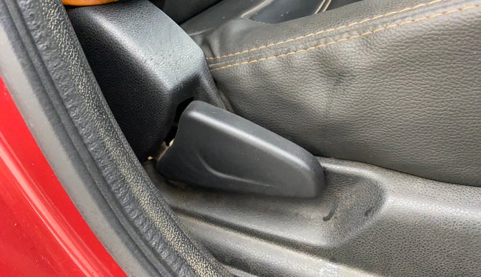 2019 Renault Kwid RXT 0.8 (O), Petrol, Manual, 55,158 km, Driver Side Adjustment Panel