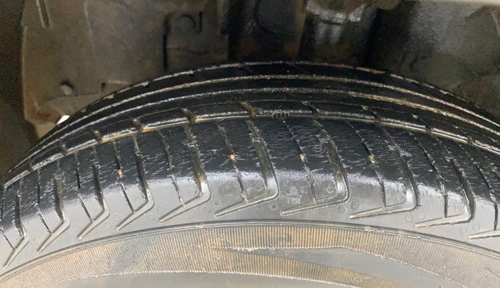 2019 Renault Kwid RXT 0.8 (O), Petrol, Manual, 55,158 km, Left Front Tyre Tread