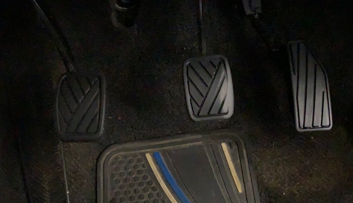 2019 Maruti Baleno DELTA PETROL 1.2, Petrol, Manual, 74,207 km, Pedals