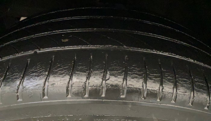 2019 Maruti Baleno DELTA PETROL 1.2, Petrol, Manual, 74,207 km, Left Front Tyre Tread