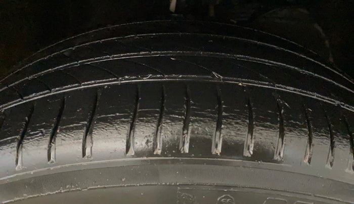 2019 Maruti Baleno DELTA PETROL 1.2, Petrol, Manual, 74,207 km, Right Front Tyre Tread
