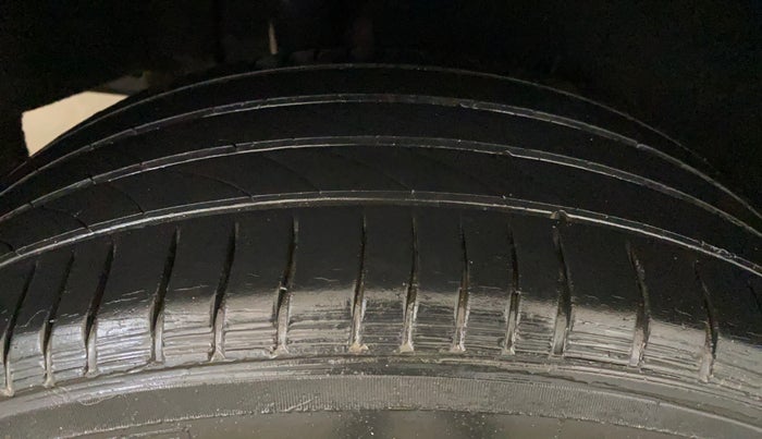 2019 Maruti Baleno DELTA PETROL 1.2, Petrol, Manual, 74,207 km, Right Rear Tyre Tread