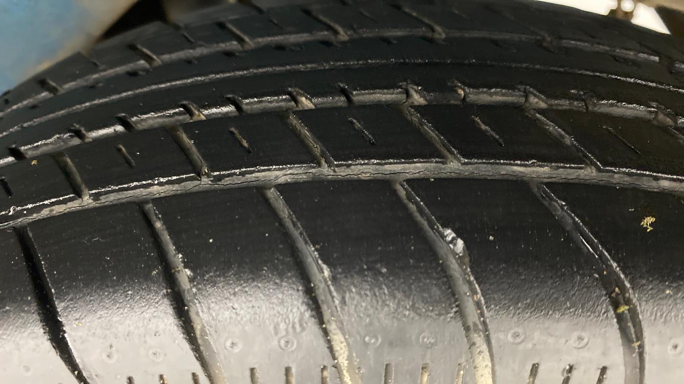 2013 Maruti A Star VXI ABS AT, Petrol, Automatic, 26,853 km, Left Rear Tyre Tread