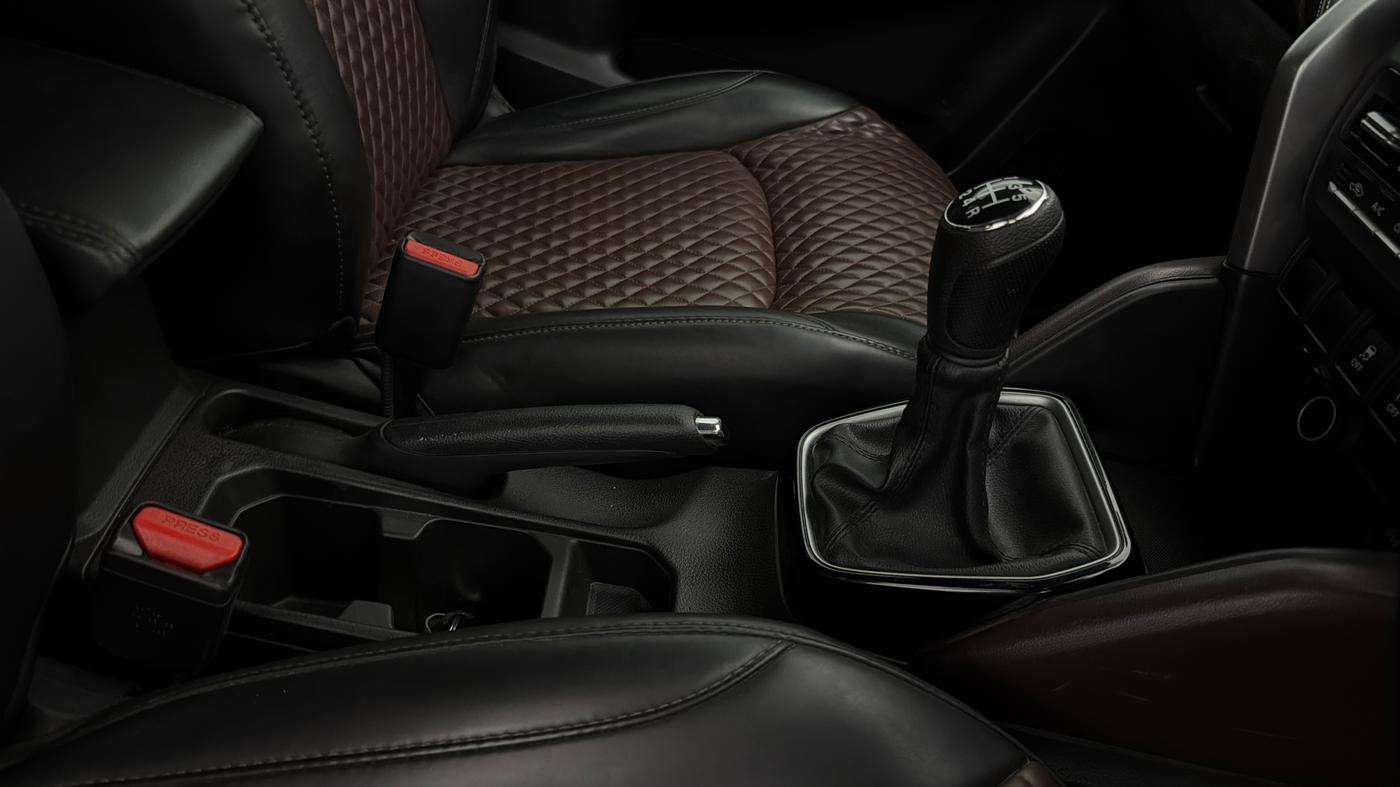 2023 Maruti Grand Vitara ZETA SMART HYBRID, Petrol, Manual, 11,403 km, Gear Lever