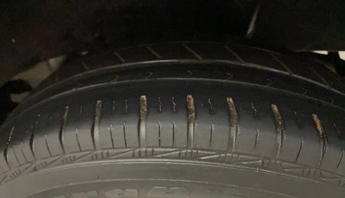 2017 Renault Kwid RXT 1.0, Petrol, Manual, 44,244 km, Left Rear Tyre Tread