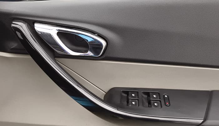 2017 Tata Tiago XZA PETROL, Petrol, Automatic, 27,361 km, Driver Side Door Panels Control
