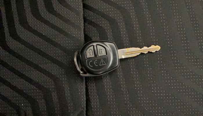 2020 Maruti Swift VXI AMT, Petrol, Automatic, 43,040 km, Key Close Up