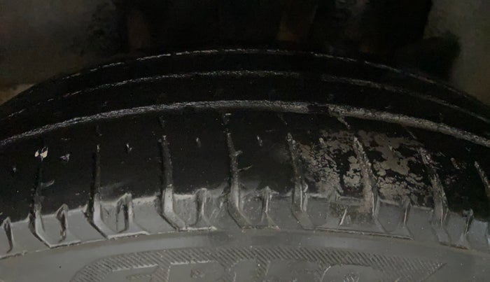2020 Maruti Swift VXI AMT, Petrol, Automatic, 43,040 km, Left Rear Tyre Tread