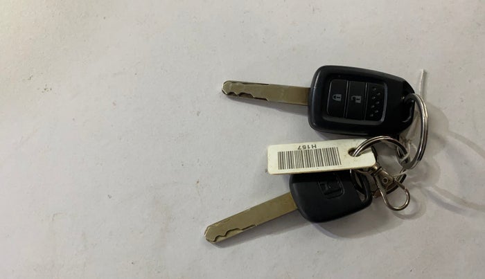 2019 Honda Amaze 1.2L I-VTEC S, CNG, Manual, 80,190 km, Key Close Up