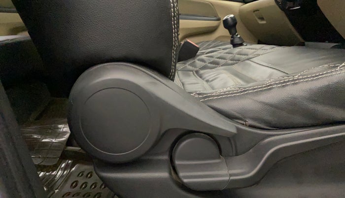 2019 Honda Amaze 1.2L I-VTEC S, CNG, Manual, 80,190 km, Driver Side Adjustment Panel