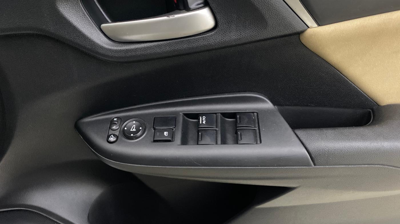 2017 Honda Jazz 1.2L I-VTEC V AT, Petrol, Automatic, 22,299 km, Driver Side Door Panels Control
