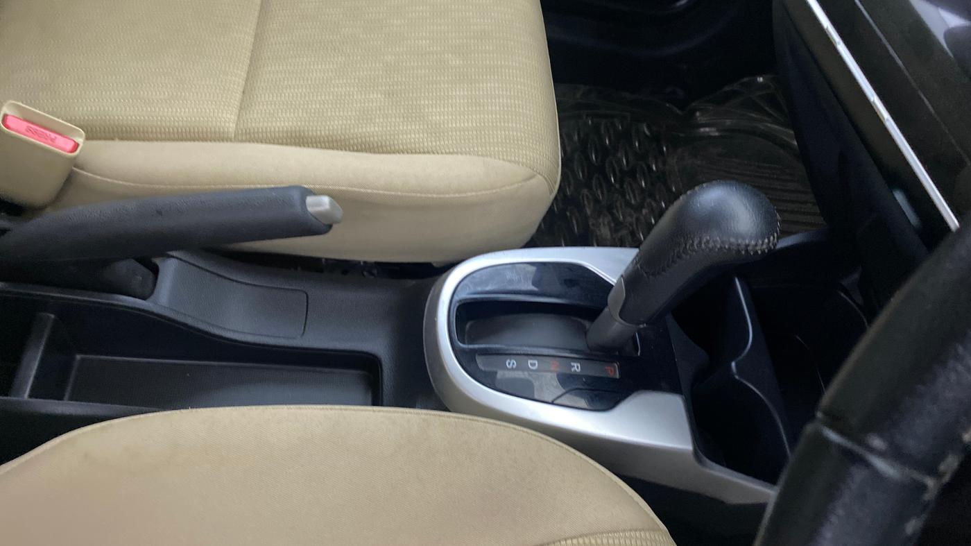 2017 Honda Jazz 1.2L I-VTEC V AT, Petrol, Automatic, 22,299 km, Gear Lever