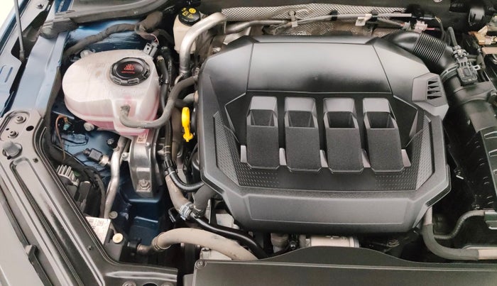 2023 Skoda Octavia L&K 2.0 AT, Petrol, Automatic, 41,459 km, Engine View - Right