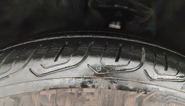 2023 Skoda Octavia L&K 2.0 AT, Petrol, Automatic, 41,459 km, Left Front Tyre Tread