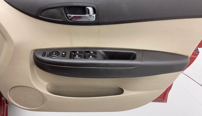 2013 Hyundai i20 MAGNA (O) 1.2, Petrol, Manual, 93,170 km, Driver Side Door Panels Control