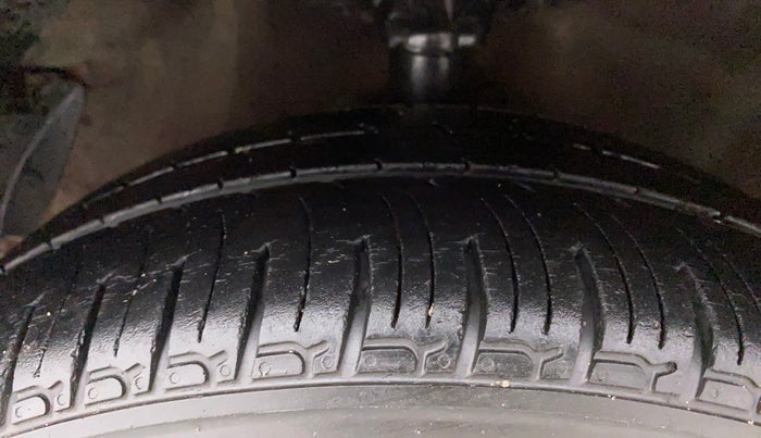 2013 Hyundai i20 MAGNA (O) 1.2, Petrol, Manual, 93,170 km, Left Front Tyre Tread