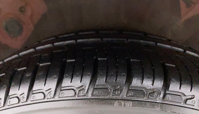 2013 Hyundai i20 MAGNA (O) 1.2, Petrol, Manual, 93,170 km, Right Rear Tyre Tread