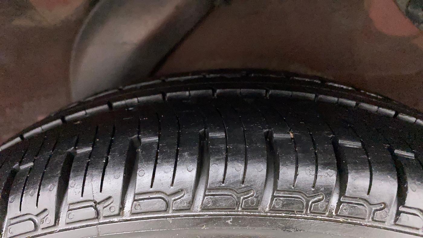 2013 Hyundai i20 MAGNA (O) 1.2, Petrol, Manual, 93,170 km, Left Rear Tyre Tread