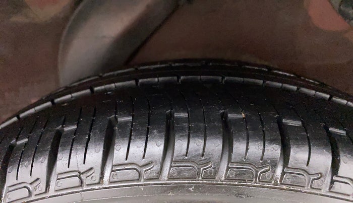 2013 Hyundai i20 MAGNA (O) 1.2, Petrol, Manual, 93,170 km, Left Rear Tyre Tread