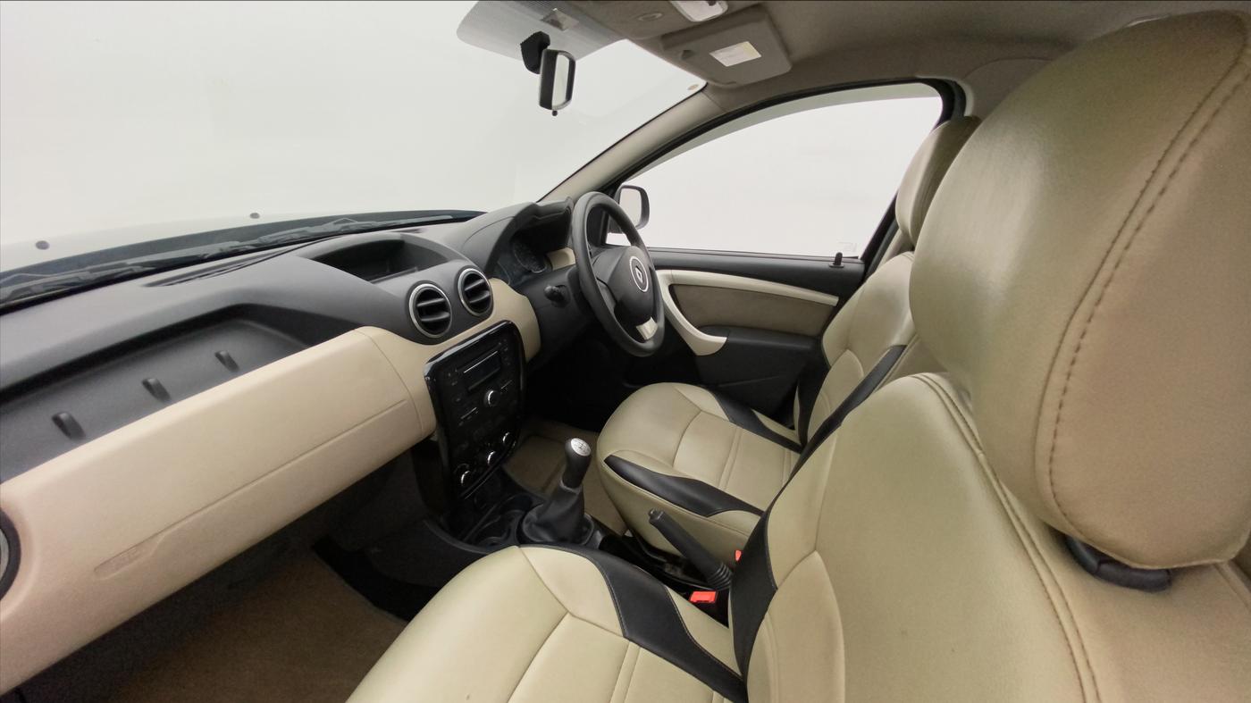 2014 Renault Duster 85 PS RXL PLUS DIESEL, Diesel, Manual, 66,604 km, Right Side Front Door Cabin