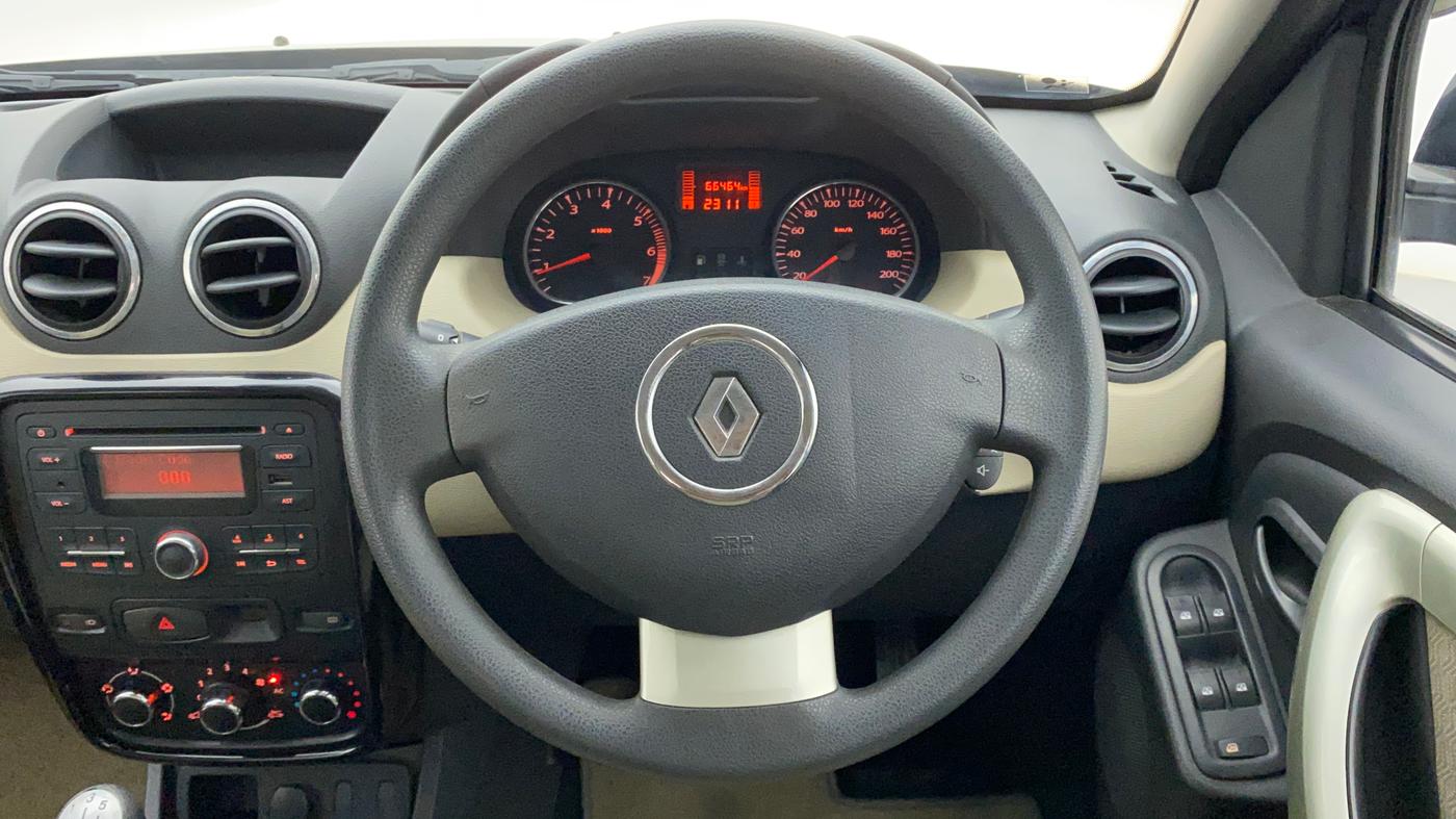 2014 Renault Duster 85 PS RXL PLUS DIESEL, Diesel, Manual, 66,604 km, Steering Wheel Close Up
