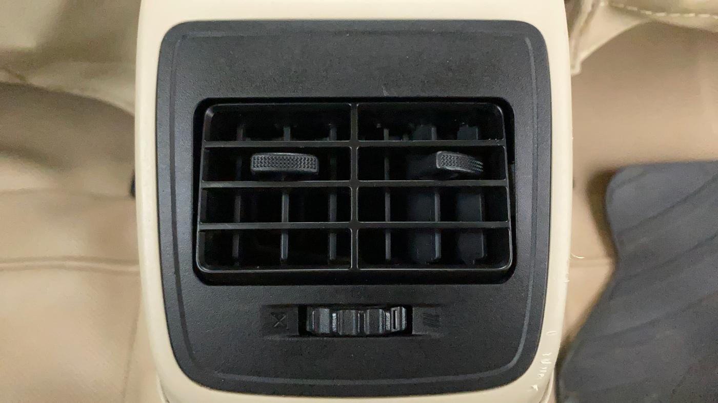 2017 Maruti Dzire VDI AMT, Diesel, Automatic, 1,10,277 km, Rear AC Vents