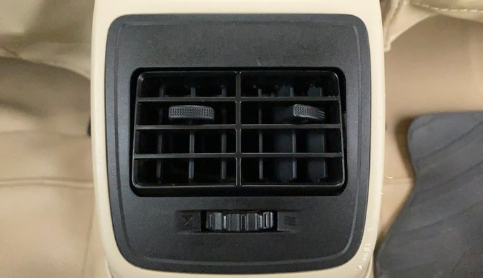 2017 Maruti Dzire VDI AMT, Diesel, Automatic, 1,10,277 km, Rear AC Vents