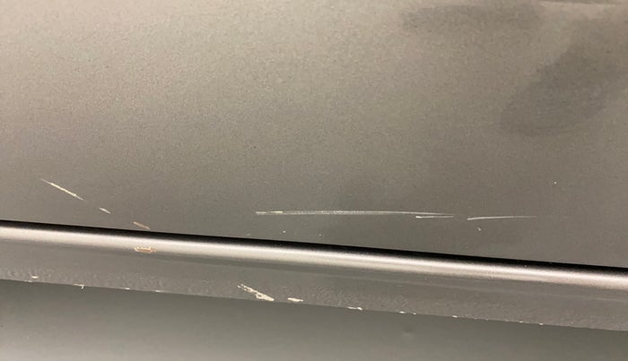 2017 Maruti Dzire VDI AMT, Diesel, Automatic, 1,10,277 km, Right rear door - Minor scratches