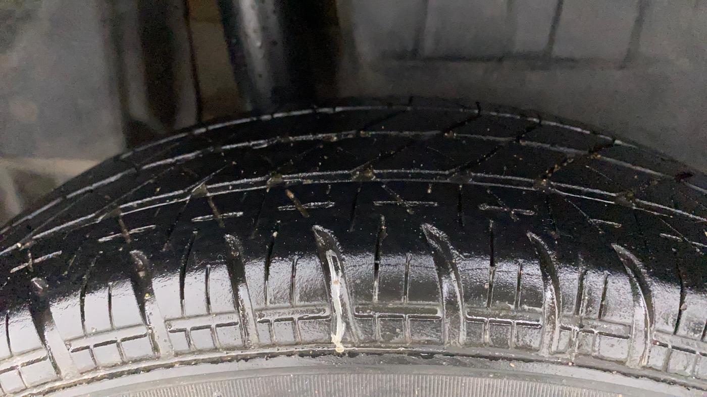 2017 Maruti Dzire VDI AMT, Diesel, Automatic, 1,10,277 km, Right Rear Tyre Tread