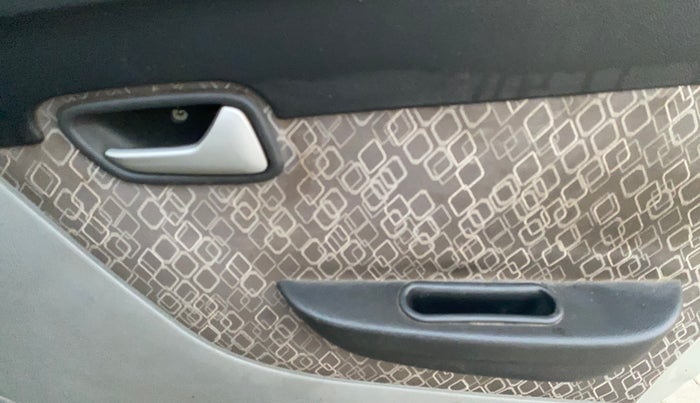 2018 Maruti Alto 800 LX, Petrol, Manual, 80,610 km, Driver Side Door Panels Control