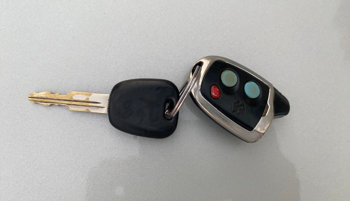 2018 Maruti Alto 800 LX, Petrol, Manual, 80,610 km, Key Close Up