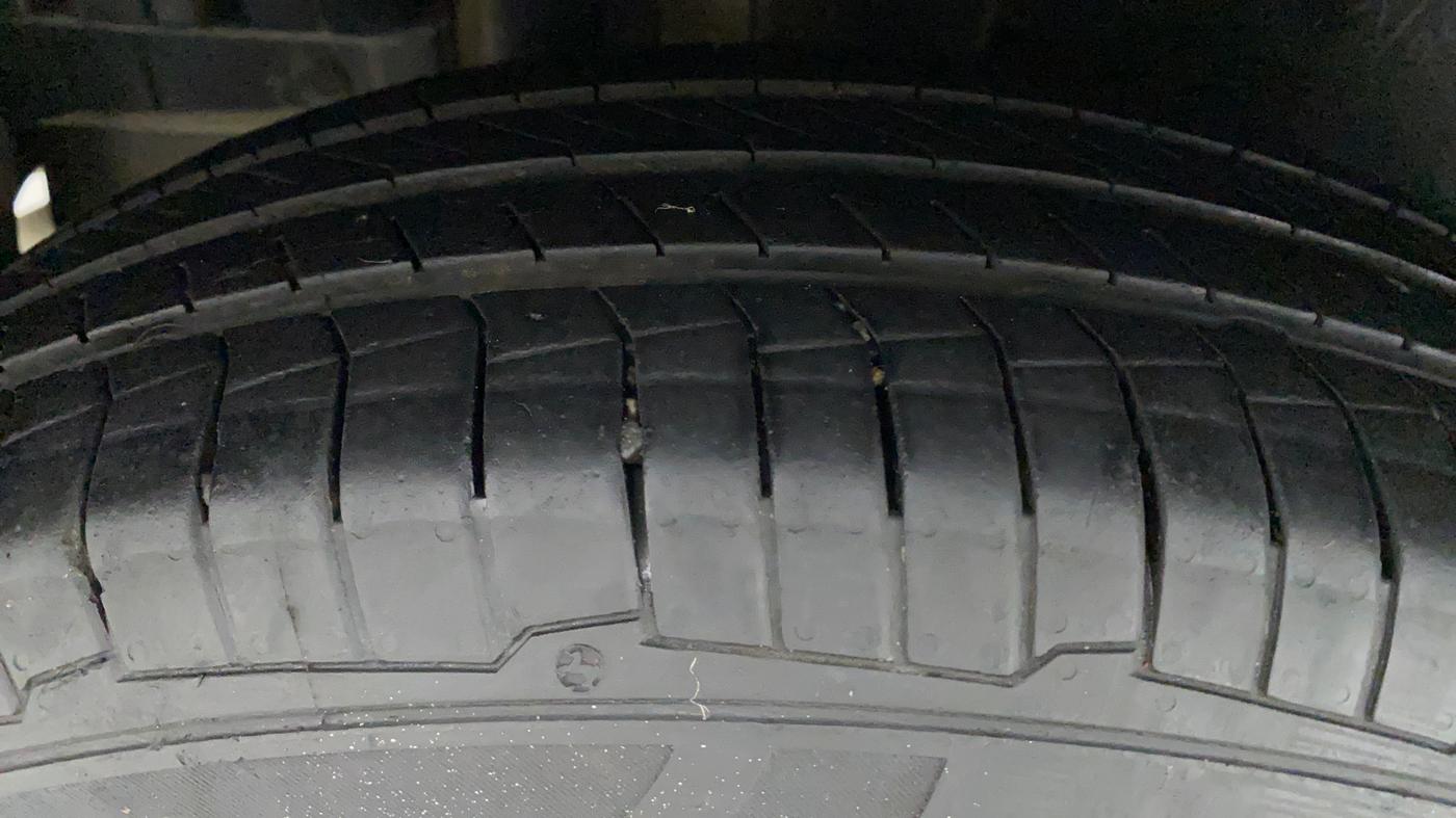 2016 Maruti Swift VDI ABS, Diesel, Manual, 86,292 km, Right Rear Tyre Tread