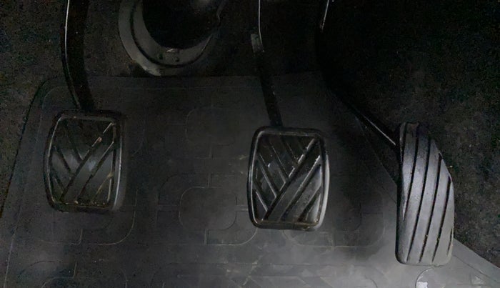 2013 Maruti Wagon R 1.0 VXI, Petrol, Manual, 54,879 km, Pedals