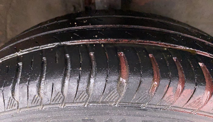 2013 Maruti Wagon R 1.0 VXI, Petrol, Manual, 54,879 km, Right Front Tyre Tread