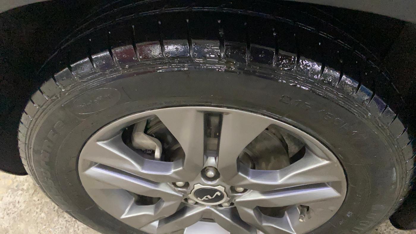 2022 KIA SELTOS HTX 1.5 PETROL, Petrol, Manual, 28,668 km, Left Front Tyre Tread