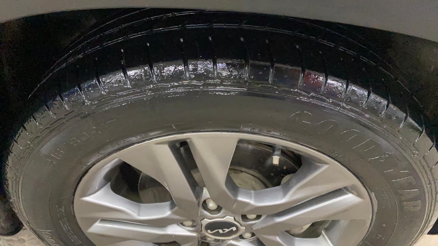 2022 KIA SELTOS HTX 1.5 PETROL, Petrol, Manual, 28,668 km, Right Front Tyre Tread
