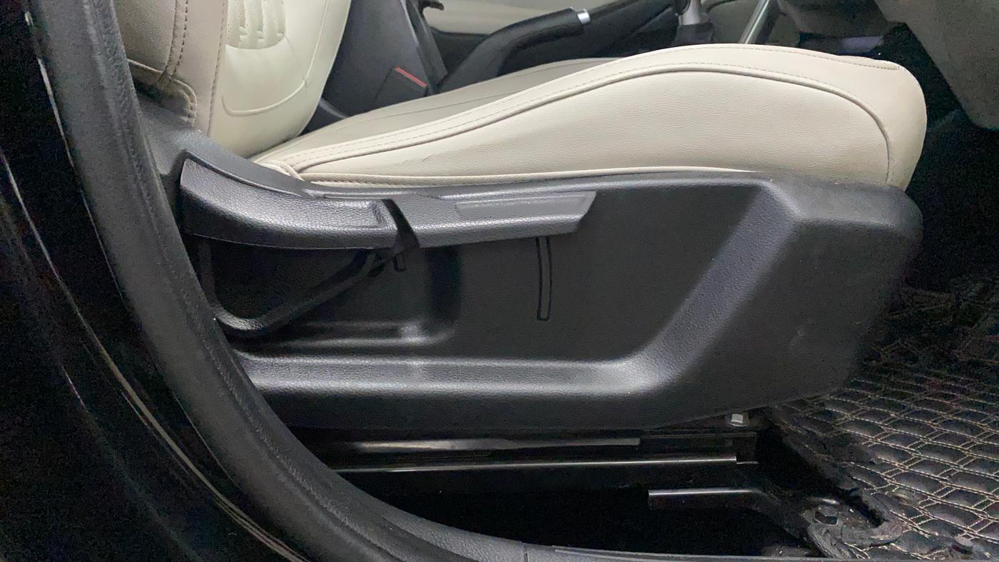 2022 KIA SELTOS HTX 1.5 PETROL, Petrol, Manual, 28,668 km, Driver Side Door Panels Control