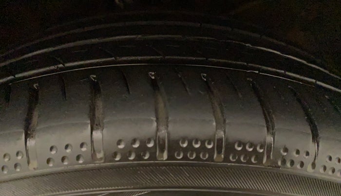 2017 Maruti Baleno ZETA PETROL 1.2, Petrol, Manual, 53,860 km, Right Front Tyre Tread