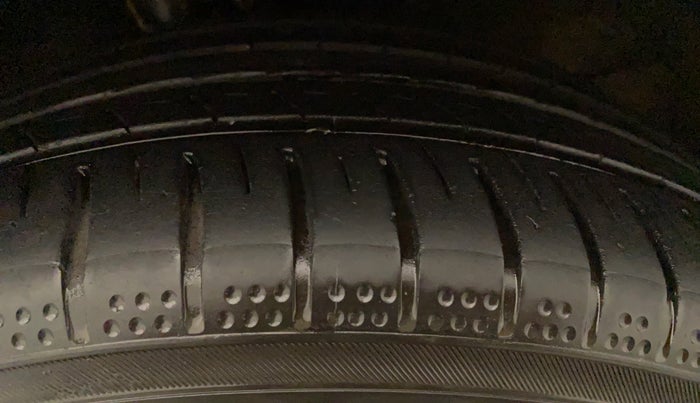2017 Maruti Baleno ZETA PETROL 1.2, Petrol, Manual, 53,860 km, Left Front Tyre Tread