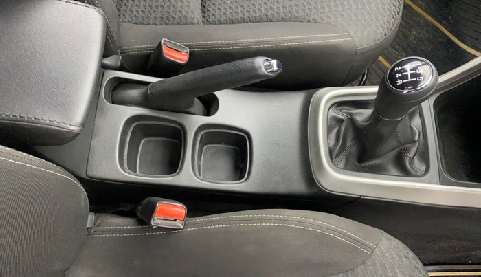 2017 Maruti S Cross ZETA 1.3, Diesel, Manual, 1,02,030 km, Gear Lever