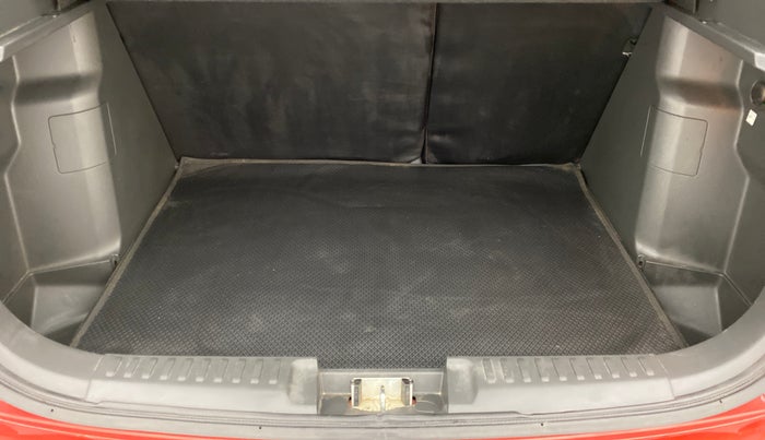 2017 Maruti Vitara Brezza ZDI, Diesel, Manual, 30,671 km, Boot Inside