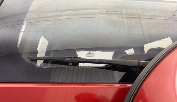 2017 Mahindra TUV300 T8, Diesel, Manual, 1,09,644 km, Rear Wiper