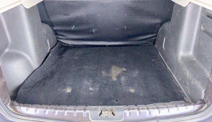 2018 Renault Duster RXS 85 PS, Diesel, Manual, 90,520 km, Boot Inside