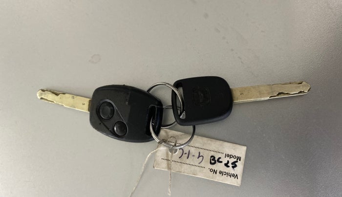 2014 Honda Brio VX AT, Petrol, Automatic, 81,589 km, Key Close Up