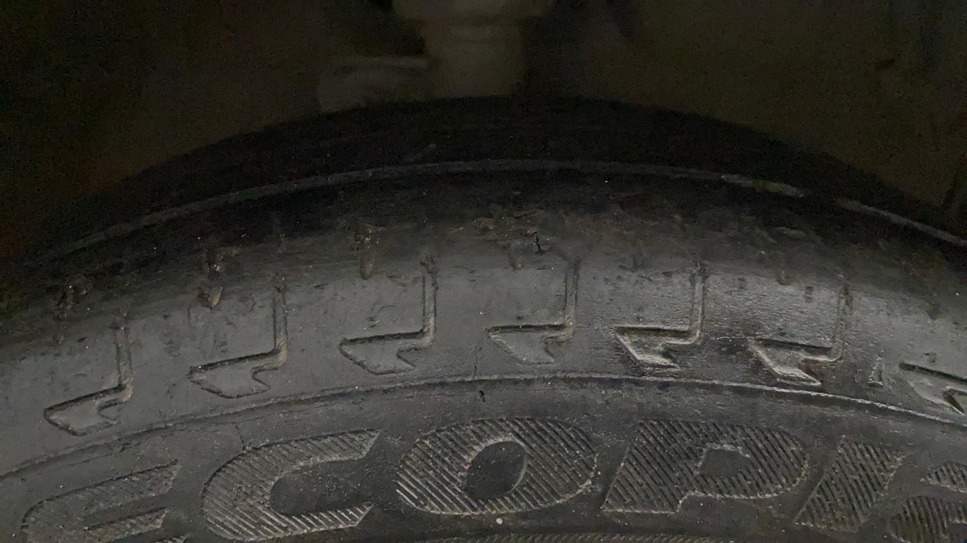 2015 Maruti Celerio VXI, Petrol, Manual, 64,924 km, Right Front Tyre Tread