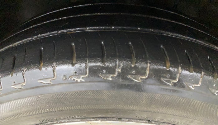 2017 Hyundai Verna 1.6 VTVT SX O, Petrol, Manual, 1,12,398 km, Left Front Tyre Tread